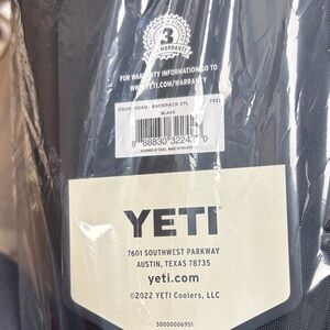 YETI Crossroad Backpack 27L in Black
